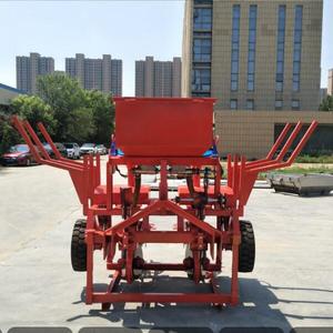Machine à planter le manioc et la canne à sucre à 2 rangs, entraînée par un tracteur à 4 roues <span class=keywords><strong>de</strong></span> <span class=keywords><strong>100</strong></span> chevaux pour la plantation <span class=keywords><strong>de</strong></span> graines <span class=keywords><strong>de</strong></span> manioc - Product Image 1