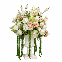 Centre de table en fleurs artificielles rose pâle et blanches, arrangement floral en soie avec verdure suspendue en cascade pour table de mariage, fête et décoration intérieure