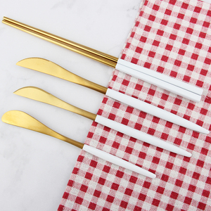Ensemble de couverts en acier inoxydable doré mat, élégants pour mariage, avec finition satinée brossée, fourchettes, cuillères et couteaux - Product Image 5