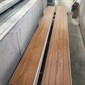 Panneaux de <span class=keywords><strong>plafond</strong></span> en PVC à <span class=keywords><strong>prix</strong></span> avantageux - 250*7mm, installation facile, deux rainures - Product Image 2