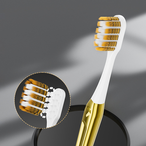 Gran oferta, cerdas en espiral personalizadas, cepillo de <span class=keywords><strong>dientes</strong></span> con mango dorado, <span class=keywords><strong>caja</strong></span> de plástico, paquete portátil de viaje, Hotel, cepillo de <span class=keywords><strong>dientes</strong></span> suave de lujo para adultos, OEM - Product Image 4