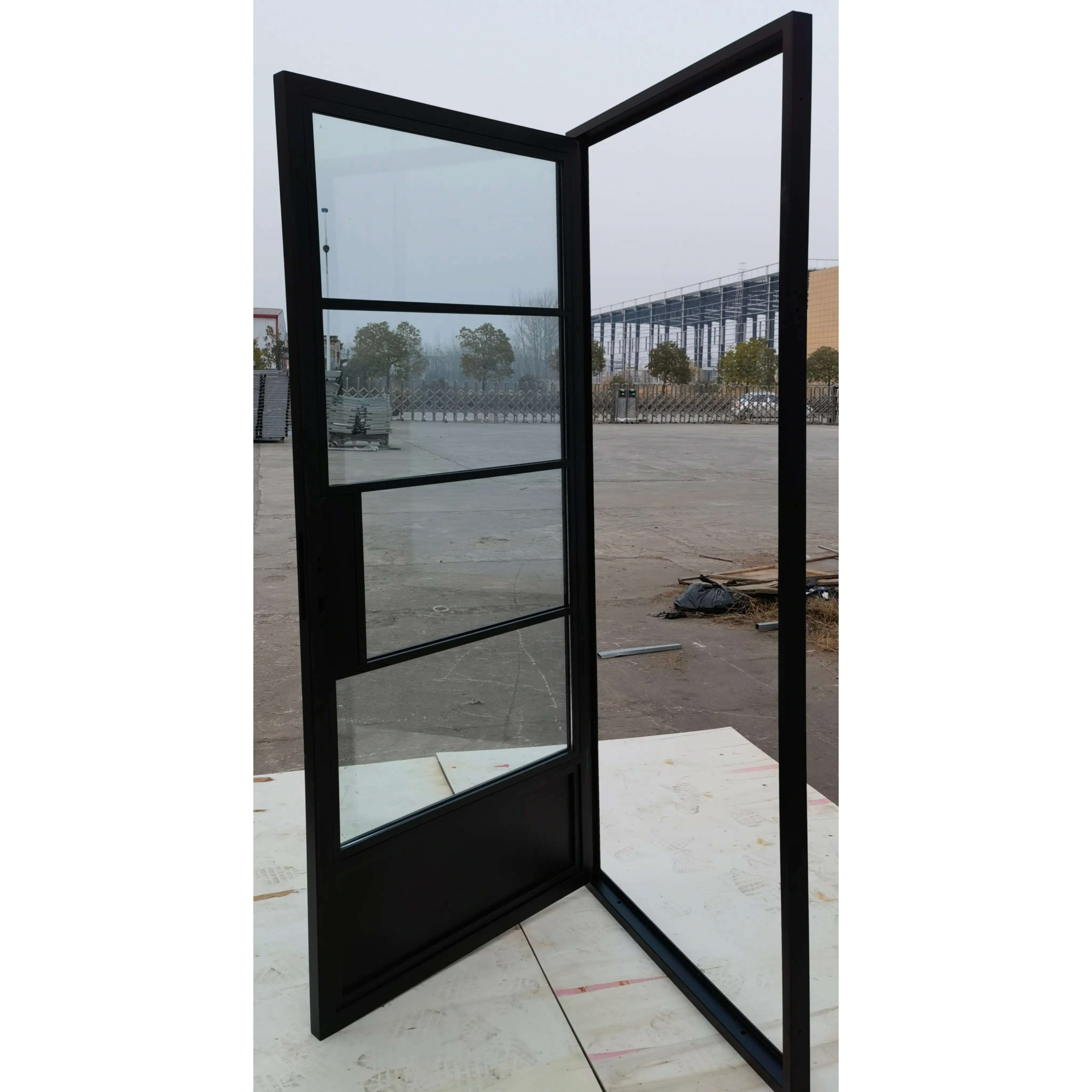 Stahl-Fenster-Gitter französisches Tor Metall grafisches Design horizontale moderne energieeffiziente feste Schaukeltür für Villa