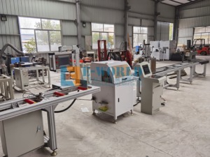 Sierra de Corte de <span class=keywords><strong>Aluminio</strong></span> CNC Eworld de Cabezal Único, Hoja de 550 mm, 2.2kW, 380V, con Empujador Automático para Cortes a 45/90 Grados, 350 kg - Product Image 2