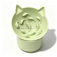 Gamelle pour chat en silicone surélevée à design incliné, bol anti-glouton pour chat et petit chien, forme de poisson, pour ralentir la consommation