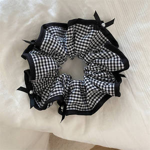 Arc à carreaux noir et blanc vintage coréen avec grand bandeau pour cheveux - Product Image 5