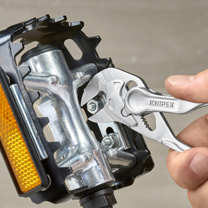 KNIPEX 86 04 100 BK Alicates y llave XS en una sola herramienta, superficie rugosa con impresión, cromado, 100 mm - Product Image 4