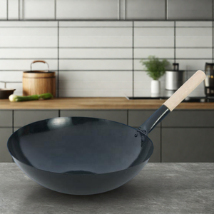 <span class=keywords><strong>Wok</strong></span> de esmalte de hierro fundido con mango de madera, sartén redonda de <span class=keywords><strong>32</strong></span> <span class=keywords><strong>cm</strong></span>, característica saludable, material de acero inoxidable y acero al carbono - Product Image 6