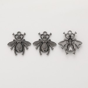 Pendentif Abeille Détailné en Alliage de Zinc avec Ailes Texturées, Idéal pour <span class=keywords><strong>Cadeau</strong></span> Apiculteur - Product Image 2
