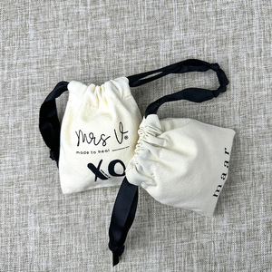 Sac à cordon blanc en coton biologique, pochette en toile écologique avec doubles cordons pour les essentiels - Product Image 2