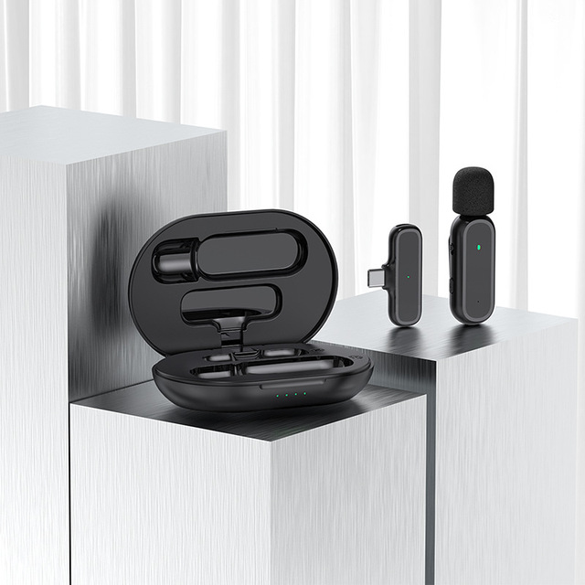 Portable 2.4G Mini Cordless Condenser Microphone Type C Wireless Mic with Lapel for Phone for Live Streaming and Conference