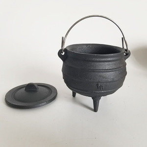 Moyen 1/8 #   Chaudière en fonte avec <span class=keywords><strong>support</strong></span> et <span class=keywords><strong>couvercle</strong></span> en métal - Potjie chinois, pot de sorcière 4,3'' 320ml - Product Image 4