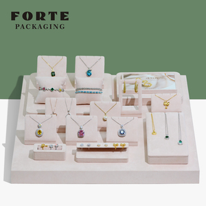 Giá đỡ trưng bày trang sức bằng vải microfiber Forte Packaging, giá đỡ trưng bày cửa hàng trang sức, giá đỡ trưng bày khuyên tai, mặt dây chuyền, đồng hồ, vòng cổ - Product Image 4