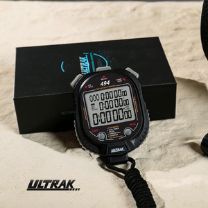 Cronómetro Electrónico ULTRAK Nuevo de 500 Carriles, con Batería, Pantalla de 3 Filas, para Atletismo, con Memoria de 2 Años - Product Image 1