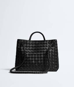 Bolso de Mano Pequeño Andiamo de Bottega BV en Piel Intrecciada Flexible con Detalle de Nudo Distintivo y Correa Cruzada Deslizante Veneta - Product Image 5