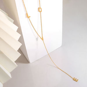 Collar con colgante de borla larga con carta de amor pequeña y compacta, cadena chapada en oro, joyería occidental - Product Image 4