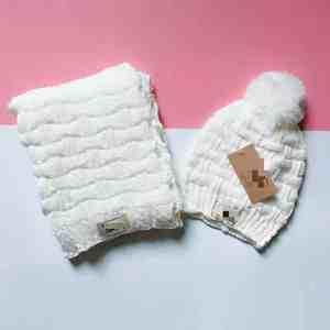 Sombrero de bola de piel de pompón para mujer, gorros tejidos de marca de diseñador, bufanda cálida y sombrero, conjunto de 2 uds. - Product Image 2