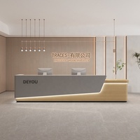 Salon de beauté au style crème minimaliste et moderne, bureau d'hôtel, comptoir de réception multifonctionnel, comptoir de caisse personnalisé