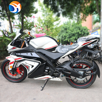 Moto 250 cm³ Automatique Fabriquée en Chine
