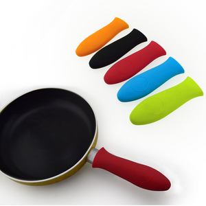 Manchons de poignée amovibles innovants parfaitement adaptés à diverses tailles et types de casseroles de cuisine - Product Image 3