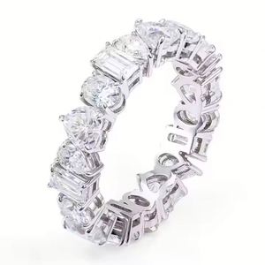 Anillos de Moissanita Multshape en Oro Sólido de 10k, 14k y 18k, Anillo de Eternidad de Moissanita de 0.3CT, Personalizable, Regalo de Aniversario - Product Image 1