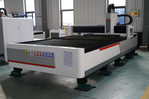 Meilleure vente haute vitesse 3015 4022 découpeur laser 1000W 2000W 3000W Tube de tuyau en métal Machine de découpe laser à <span class=keywords><strong>fibre</strong></span> Wuhan fabriquée en Chine - Product Image 3
