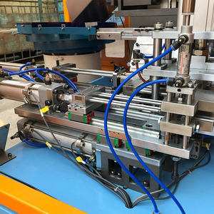 Machine à cintrer les profilés de fenêtres et de portes CNC, machines de fabrication de fenêtres et de portes - Product Image 4
