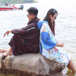 Cotton Biểu Tượng Tùy Chỉnh Thêu Thay Đổi In Kỹ Thuật Số Sợi Nhỏ Dành Cho Người Lớn Lướt Người Lớn Poncho Trùm đầu Tắm Bãi Biển Khăn - Product Image 3