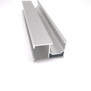 Rail de montage solaire en aluminium anodisé 4200 4350mm pour système solaire de toit - Product Image 1