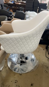 Silla de Peluquería Plegable de Cuero con Altura Ajustable para Salón de Belleza y Barbería con Función de Elevación - Product Image 3
