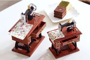 Boîte à <span class=keywords><strong>musique</strong></span> mécanique en plastique de style mini-machine à coudre vintage, décoration de table avec un design élégant - Product Image 6