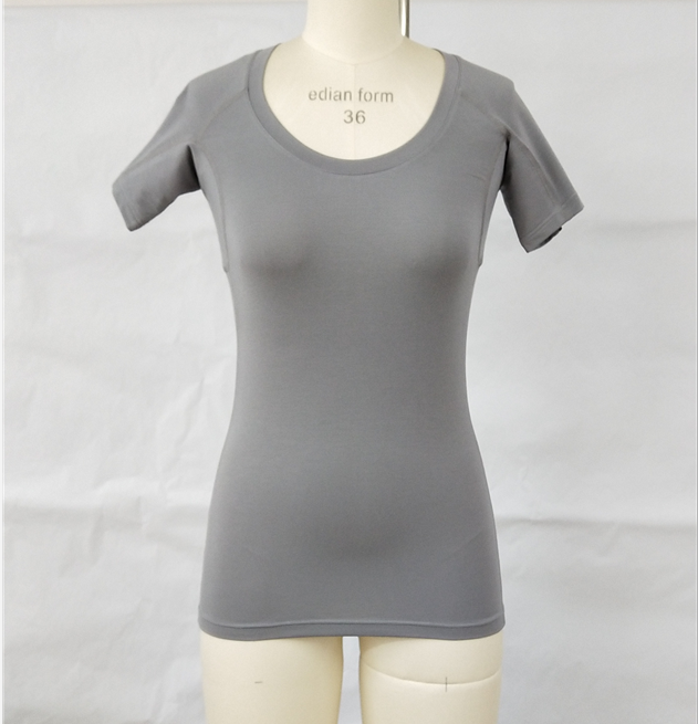 Femme col rond gris