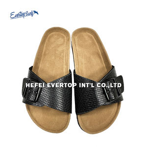 Pantoufles décontractées de style original en gros, pantoufles tendance pour femmes avec logo personnalisé, pantoufles à semelle en liège - Product Image 5