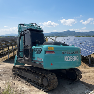 Excavadora de cadenas Kobelco SK140 usada, equipo mediano para excavación de zanjas municipales, excavación de grava en canteras y pequeñas obras de terraplenes. - Product Image 1
