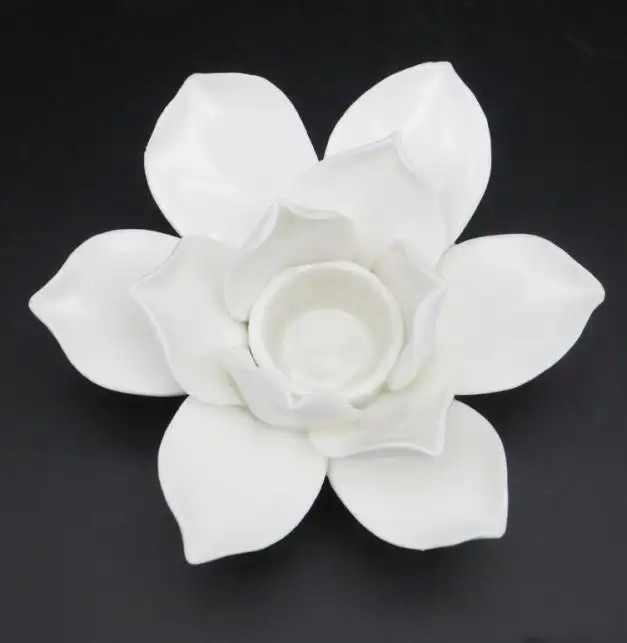 2023 Mode Echte hochwertige Keramik Blume Weiß Kerzenhalter für Beleuchtung Dekoration Hochzeit Kerzenhalter