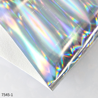 Vente en gros de faux cuir écologique et imperméable en faux cuir synthétique irisé holographique au laser pour sacs de voitures