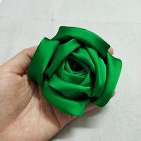 Fleurs de satin vintage vertes faites à la main pour les accessoires de vêtements de corsage de dame de cheveux avec des fleurs de tissu