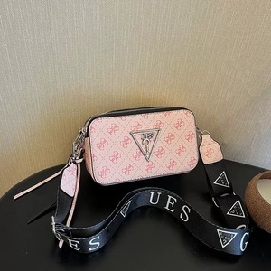 <span class=keywords><strong>Bolso</strong></span> de Hombro Cruzado para <span class=keywords><strong>Mujer</strong></span> con Estampado de Marca Nueva 2026 Guesses - Product Image 4