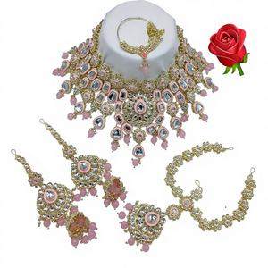 ชุดสร้อยคอครึ่งวงแบบคุณภาพสูงสำหรับเจ้าสาว ชุบทอง ประดับด้วยพลอยคันดัน หยก และไข่มุก พร้อมต่างหูและมงกุฎแบบมัง ติกก้า สำหรับงานปาร์ตี้ - Product Image 1