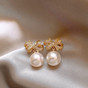 Pendientes de Perlas de Lujo de Alta Gama, Elegantes y Versátiles con Diseño de Nudo de Mariposa, Exquisitos y Modernos, Populares entre las Celebridades de Internet - Product Image 4