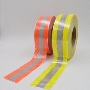 Ruban Réfléchissant Thermocollant Rouge Haute Visibilité pour Vêtements d'Extérieur – Film de Transfert Thermique Réfléchissant pour Vestes de Sécurité - Product Image 1
