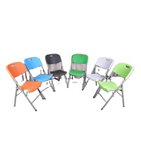 Chaise pliante en plastique PE creux moulé par soufflage, pour usage extérieur, durable, confortable, avec dossier simple, style minimaliste moderne