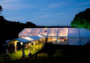 Design polyvalent avec 50 panneaux transparents pour 100 personnes et options de couleur pour des expériences de mariage sur mesure Tente de mariage personnalisable - Product Image 6