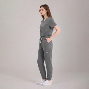 ชุดสครับสำหรับแพทย์และพยาบาล ชุดสครับคอวี แขนสั้น กางเกงจ็อกเกอร์ กระเป๋าหลายช่อง ชุดสครับทางการแพทย์ - Product Image 5