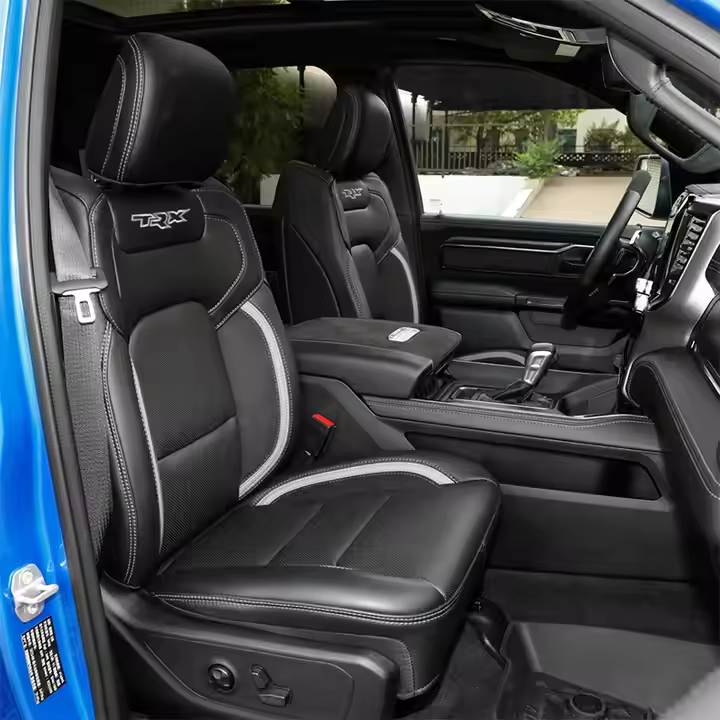 Noir avec lignes blanches