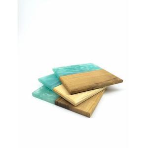 Posavasos Rústicos Elegantes de Resina Natural y Madera que Protegen las Superficies de los Muebles de Manchas de Agua, Marcas de Calor y Derrames Diarios - Product Image 1