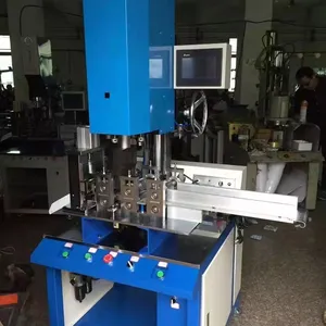 3.2kw/4.2kw Sponsdoek Maken Machine Verticale Ultrasone Plastic Lasmachine