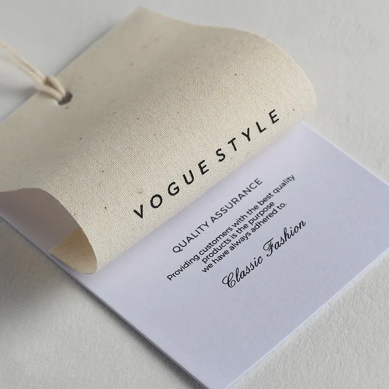 Etiqueta de balanço de algodão personalizada por atacado para roupas Hangtag etiqueta de papel de papelão de algodão preto