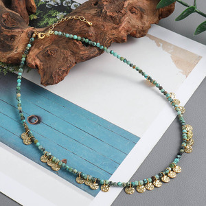 Collier ras du cou vintage bohème en perles turquoise avec pendentif pièce en acier inoxydable et franges, cadeau, personnalisable, OEM, pour revendeurs de boutiques, vente en gros - Product Image 6