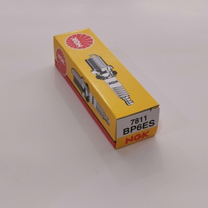 Pièces automobiles NGK a autorisé la vente de bougies d'allumage d'origine d'origine 7811 BP6ES OEM 9004851035000 0001335401 0241235755 - Product Image 1