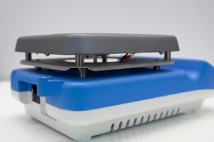 خلاط مغناطيسي مخبري من بلوبارد بشاشة LCD وتحكم بالكمبيوتر المصغر، سعات 3 و5 و10 و12 و15 لتر - Product Image 2